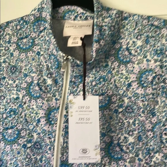NWT Laura Ashley Rash guard UPF Swim Top Size Large Blue Paisley Boho Print - Picture 2 of 4